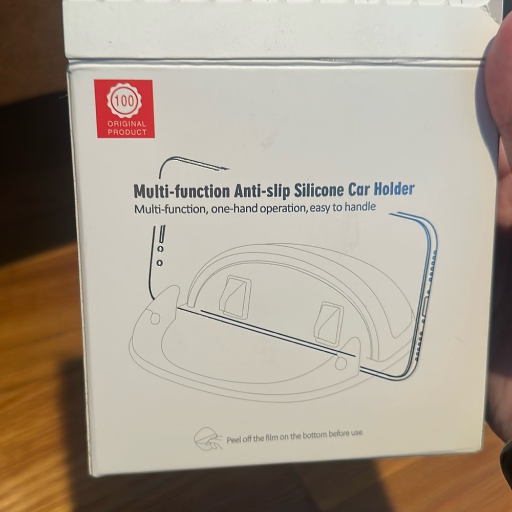 Phone car mount - never used

• box open, but never used